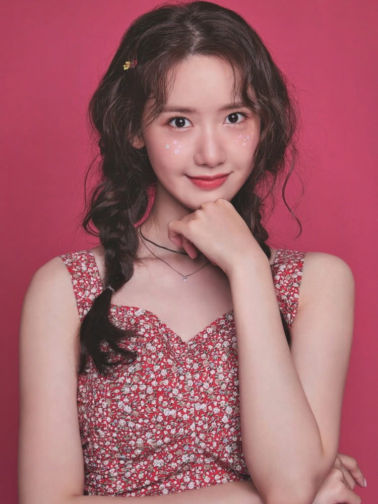 美女林允儿和鞠婧祎同是星星妆造型,不是年轻就能赢!