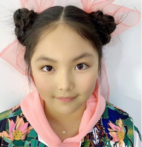 王诗龄近照曝光，评论里都是人性丑恶，网友：被李湘连累了