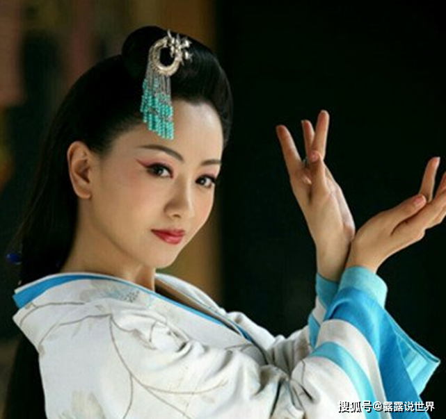 最不“敬业”的女星，颁奖从来不去，出道17年依然很自我！