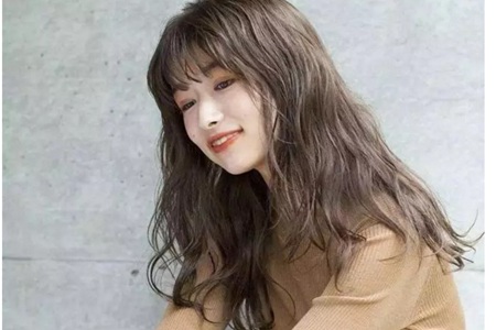 1561538201275777.jpg 方脸女生的发型设计图片,俏皮减龄时尚感十足