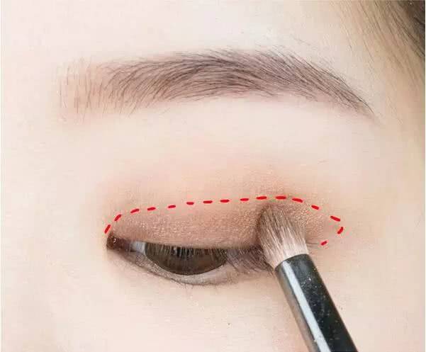 超可爱猫眼妆教程,画完让你男朋友更心疼你