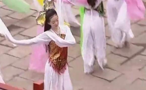 跳起舞就是人间绝色：白飞飞甩袖舞，赵飞燕鼓上舞，美到极致！