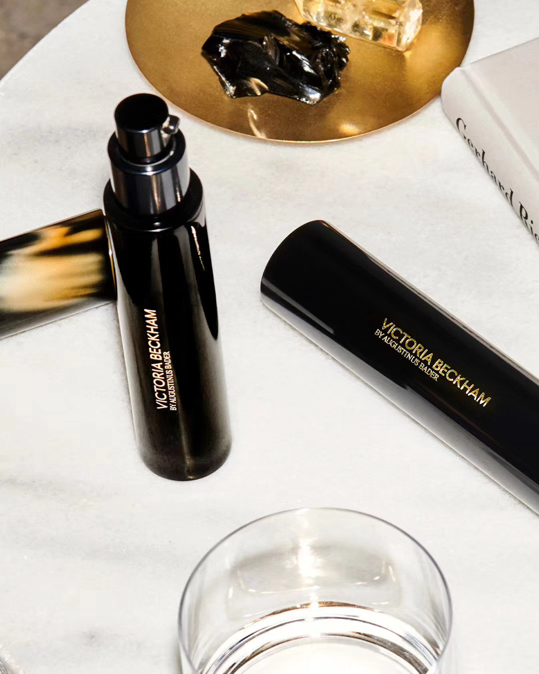 VB x AB跨界首发妆前乳霜，开启润光好命肌