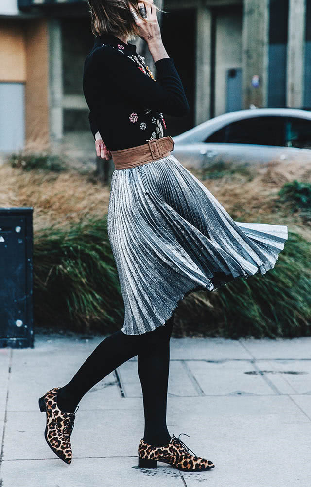 打底裤下面尽量别配雪地靴！瞧瞧下面明星这样穿，时髦显瘦又保暖