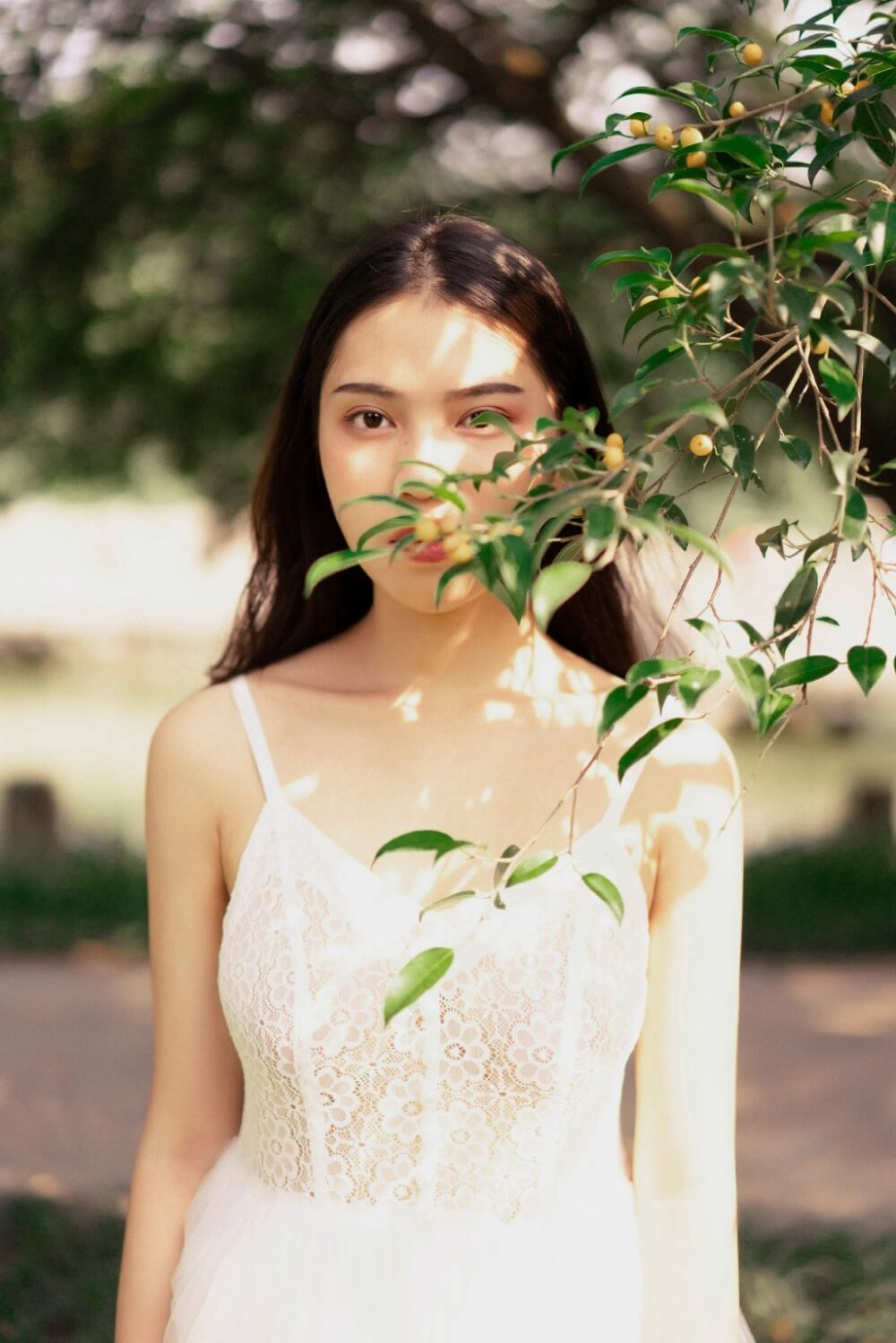 古典蕾丝美女吊带长裙养眼御姐人体艺术户外写真图片