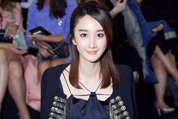 文梦洋裸上身 被爆料整容如今大变样