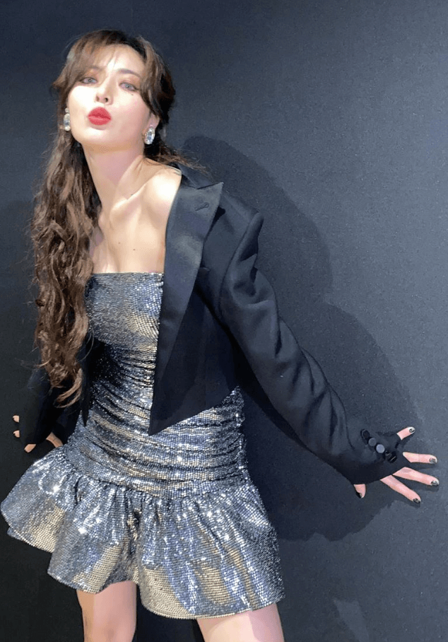 韩国美女金泫雅日常私服穿搭,时尚有活力