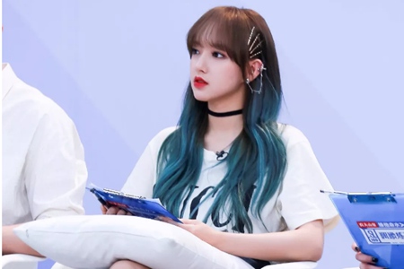 1563539638617442.jpg 程潇紫发宛若精灵,她还染过这么多仙女发色