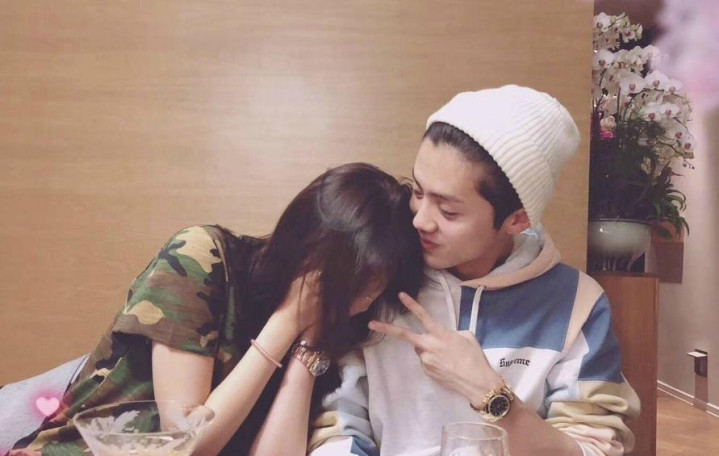 鹿晗首次曝出公开恋情的原因, 背后万般无奈, 坦言自己不是二傻子