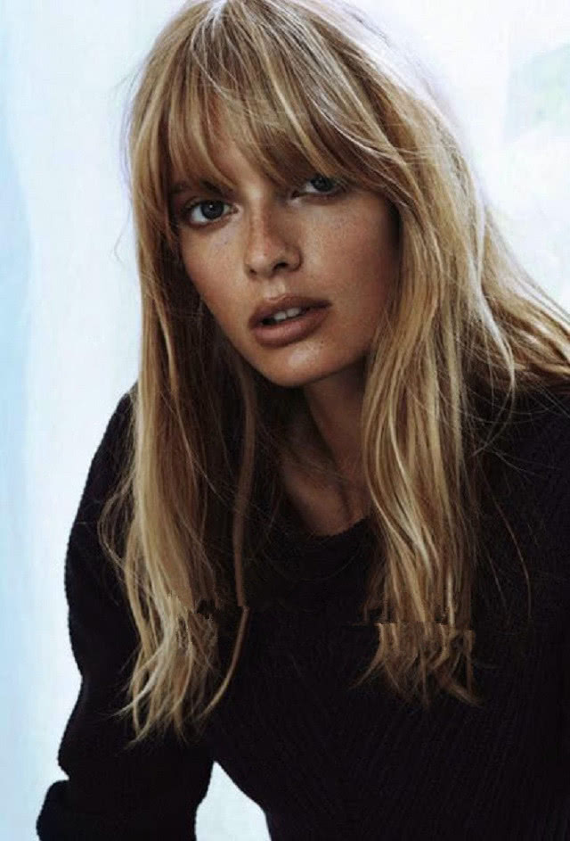 “空气刘海”失宠了，现在流行“法式刘海”，无论长发短发都适合