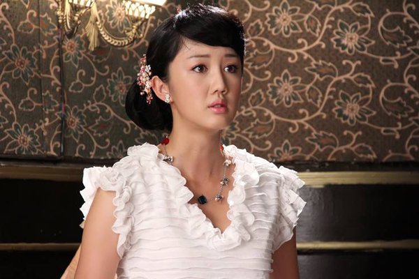 文梦洋裸上身 被爆料整容如今大变样