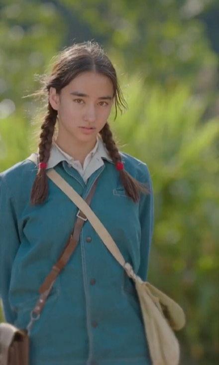 才16岁资源就令人嫉妒!新人出道被强捧,这种印度式长相能红吗?