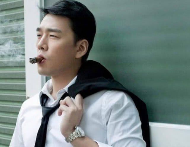 出道24年都没传过绯闻，霸道总裁专业户，娶了青梅竹马妻子！