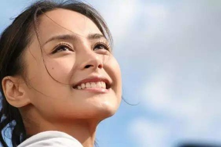 卧蚕眼笑起来更漂亮，如何用化妆打造笑眼睛