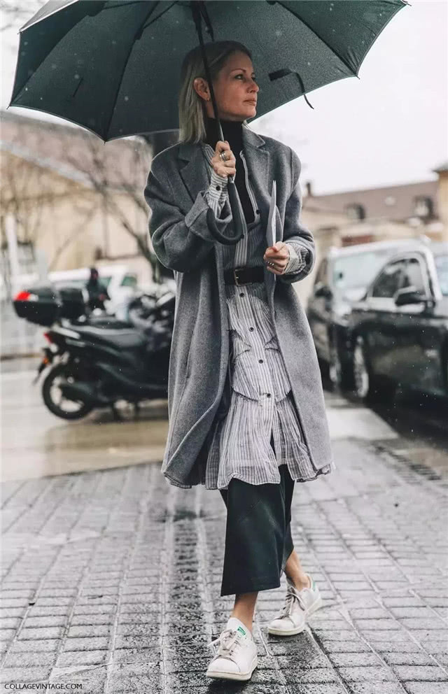 大龄女生少穿毛衣休闲裤,看下面潮人这样穿,时髦又减龄