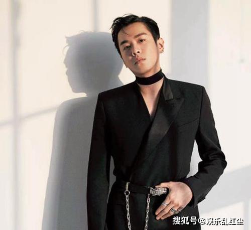 李现回应无名指戴戒指，因手指适合就戴，哭戏却被吐槽！