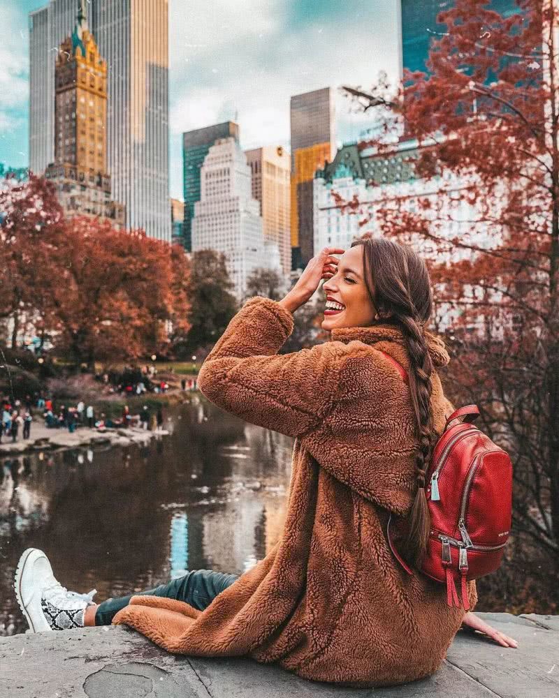 今年秋冬别穿大衣了，羊羔毛外套才是时尚首选！