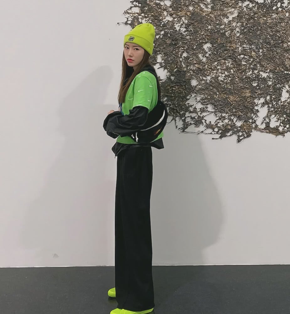 《亲爱的热爱的》的“上头姐妹”,戏外带火荧光鞋,杨紫都没她潮