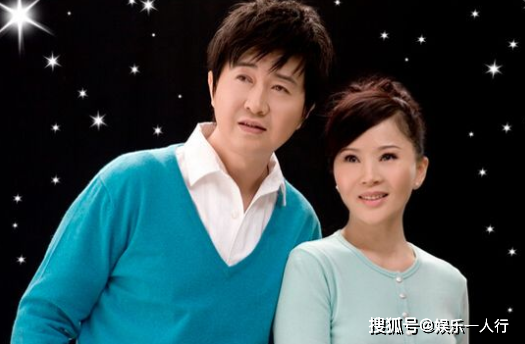 52岁付笛生老婆老到认不出,儿子成为总裁,全家住上亿四合院