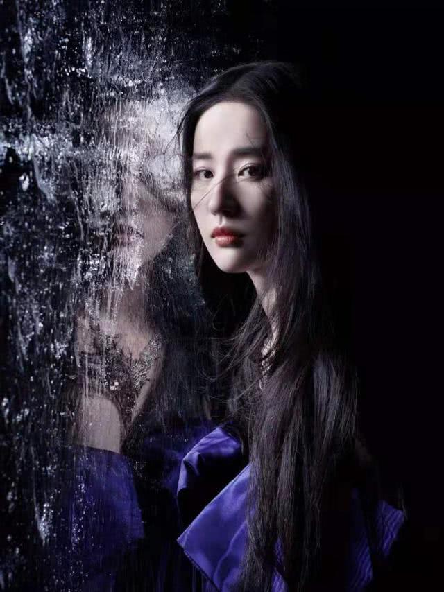 神仙姐姐刘亦菲化身花木兰上演红黑双面人生,骑马造型太惊艳