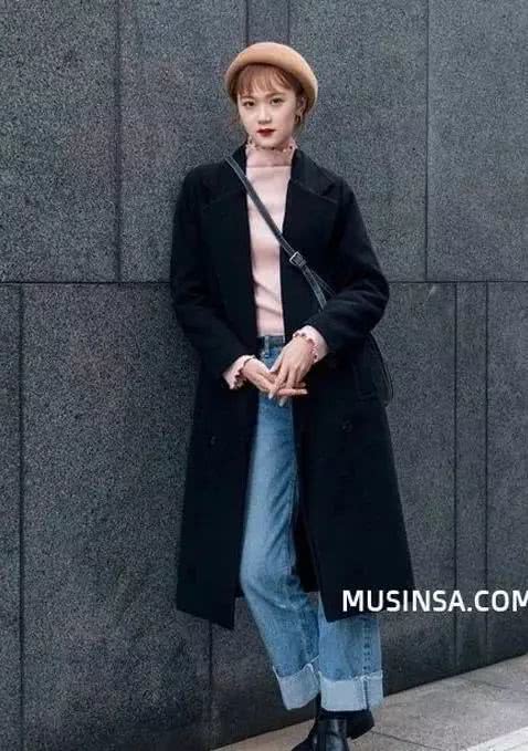黑色大衣穿上太沉闷?这是因为你不会穿呀