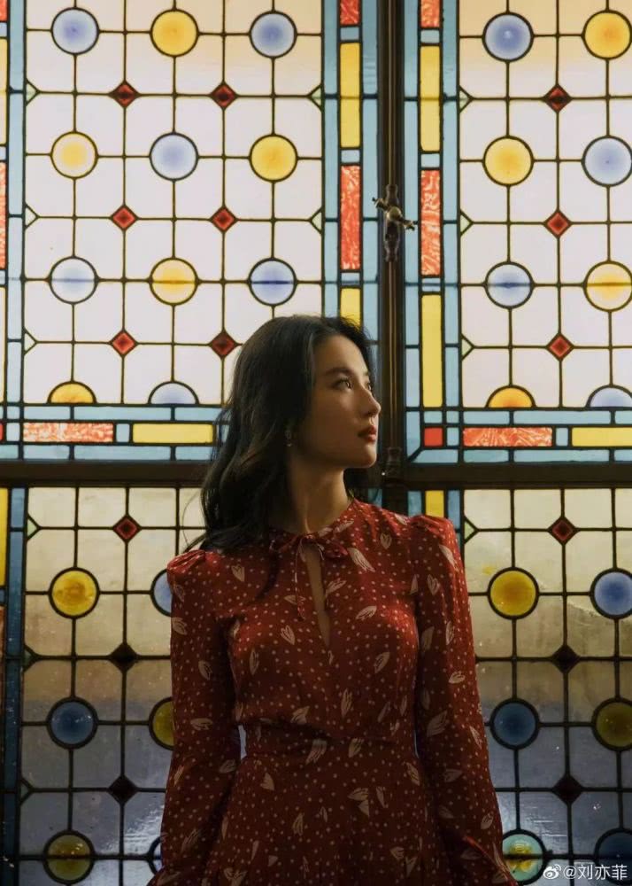 刘亦菲和古力娜扎，谁的颜才配得上“北影校花”四字