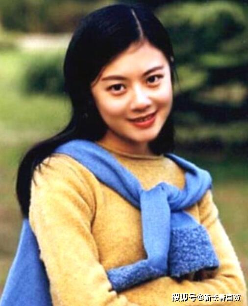 原央视主持人姜丰12岁混血女儿近照曝光，清纯文静十分可爱