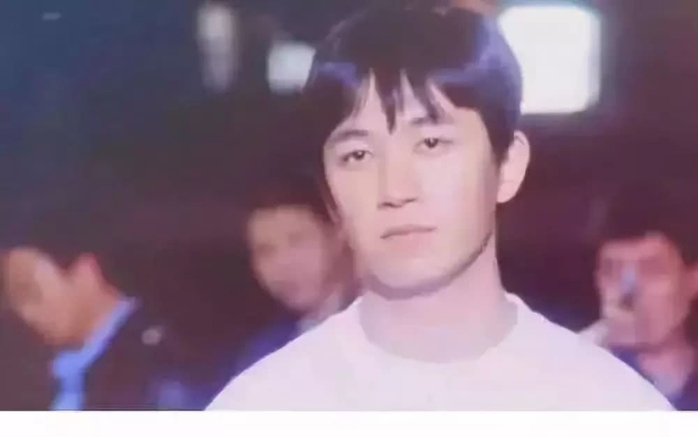 20位男星的18岁,黄磊貌若潘安却落榜,徐峥读上戏时头发还在
