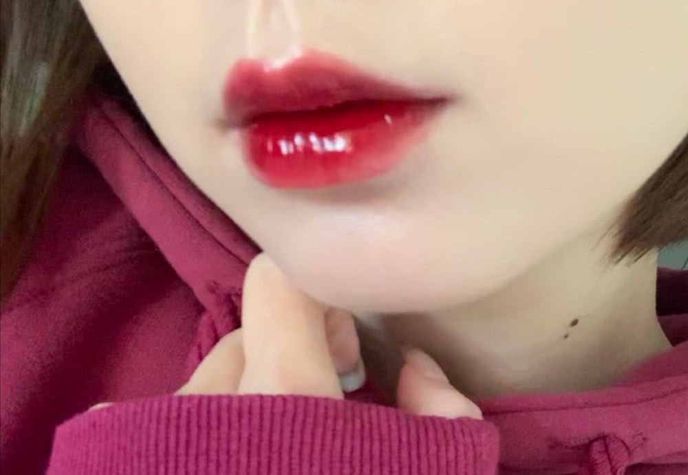 千人千色的神仙唇釉，涂上就有惊喜！快来品一品这个冰糖车厘子