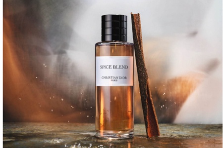 1565930563728485.jpg 品牌高颜值新款香水排行,古驰复古,YSL前卫,迪奥太高级