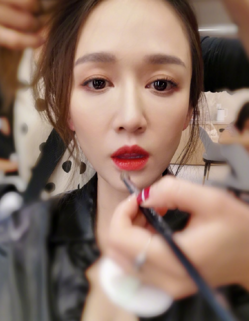 陈乔恩回应粉丝脱粉:没强求你支持我,你还留下来吃饭吗?