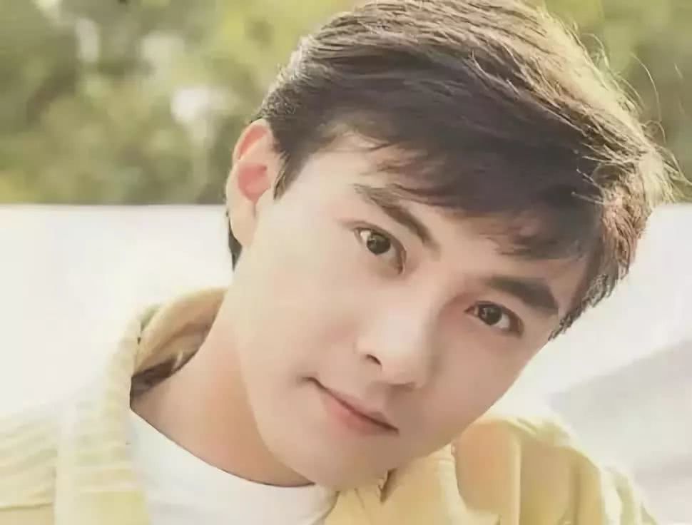 20位男星的18岁,黄磊貌若潘安却落榜,徐峥读上戏时头发还在