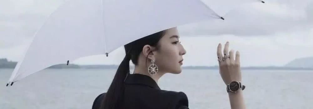 深受戚薇宋茜等女明星宠爱的夸张耳饰，时髦到让你抛弃所有耳钉