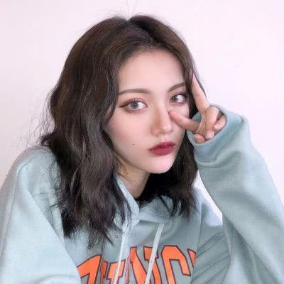 2020年锁骨发即将流行，这3款赵丽颖宋慧乔都换上了，减龄还好看