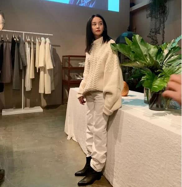 经典黑白配永远都站在时尚的C位，让你简简单单穿出高级感