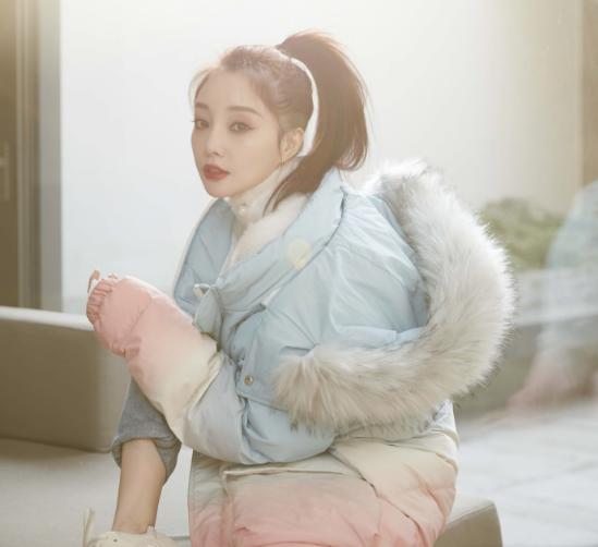 李小璐发动态秒删除,奈何网友靠图扒坐标:又和他在一起?