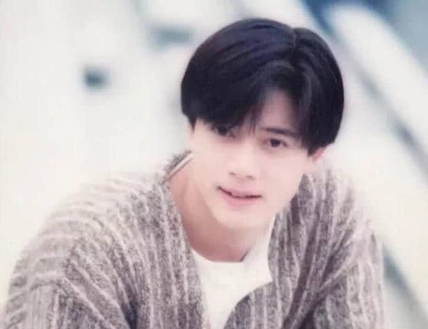 20位男星的18岁,黄磊貌若潘安却落榜,徐峥读上戏时头发还在