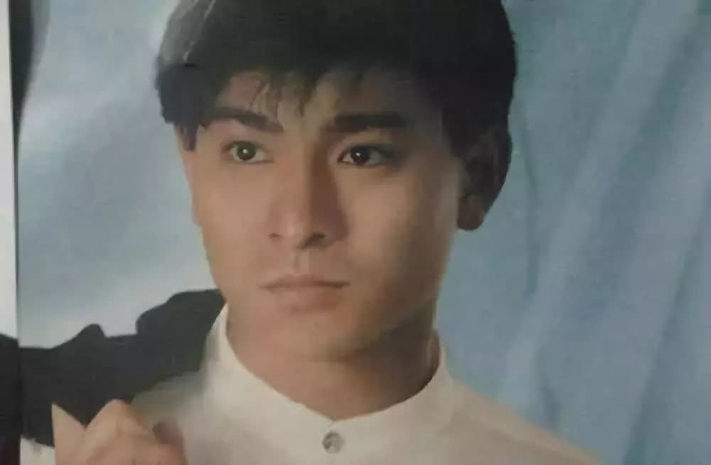 20位男星的18岁,黄磊貌若潘安却落榜,徐峥读上戏时头发还在