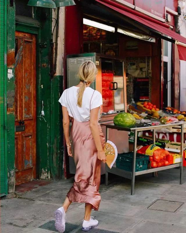 极简混搭风，时尚博主示范最适合上班族的穿衣范本