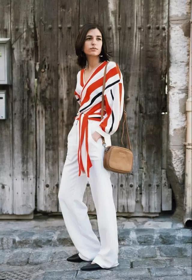 通勤必备白色裤装,是冬天里的一抹亮色