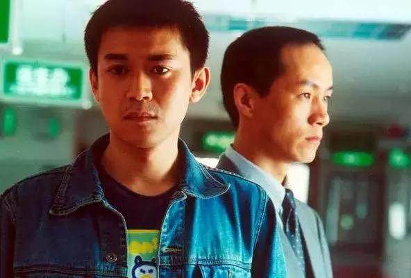 48岁王学兵近照:两段婚姻皆净身出户,今娶小15岁主播超幸福