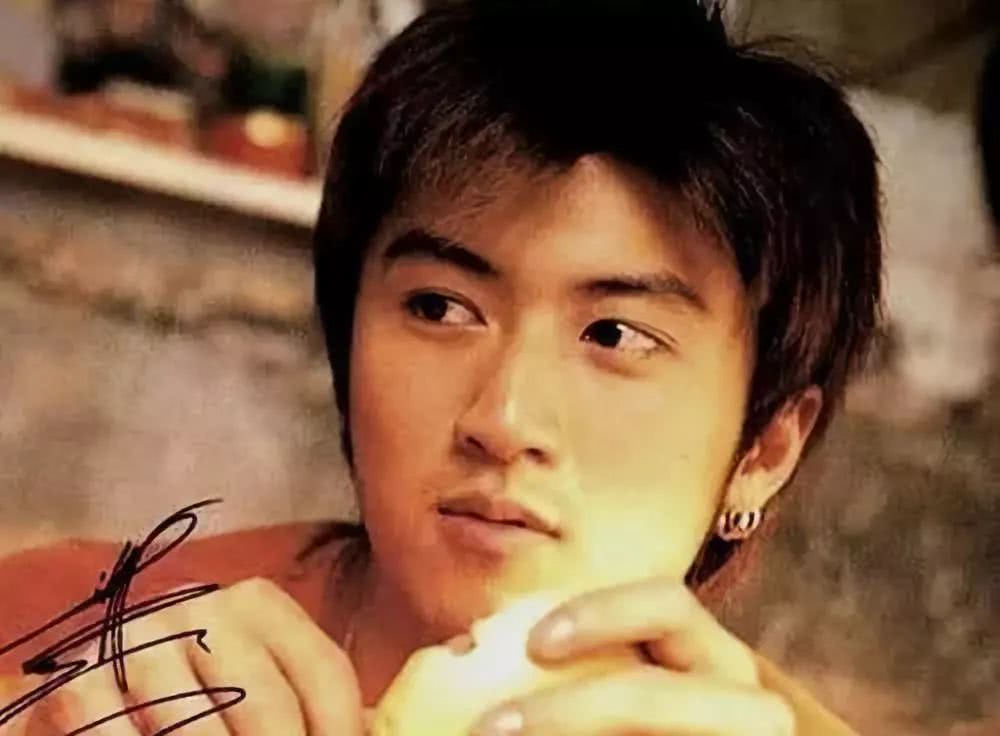 20位男星的18岁,黄磊貌若潘安却落榜,徐峥读上戏时头发还在