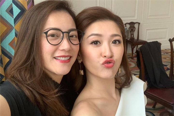 她亲手捧红谢霆锋、古巨基,分手后发现自己怀孕,47岁依旧是单身妈妈