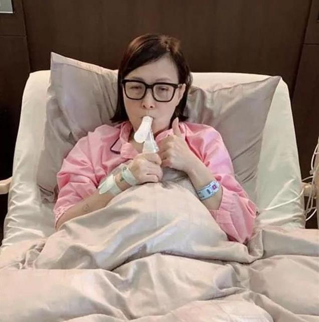 曾志伟前妻自曝患癌症!平安夜做完手术,曾跟干儿子恋情轰动一时