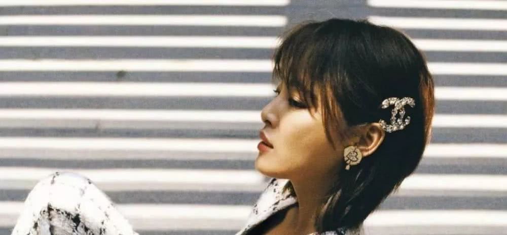 深受戚薇宋茜等女明星宠爱的夸张耳饰，时髦到让你抛弃所有耳钉