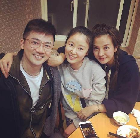 苏有朋终于公布结婚?女方实力不输林心如,网友:难怪隐婚不公开