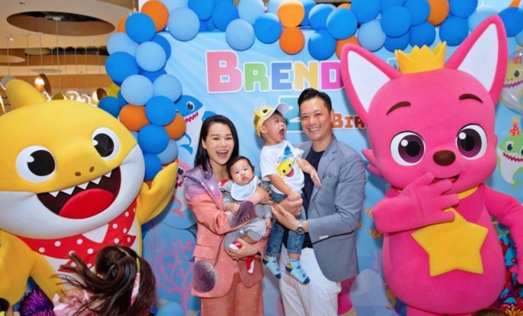 胡杏儿分享结婚四周年,谁留意到两个儿子?说是双胞胎都有人相信