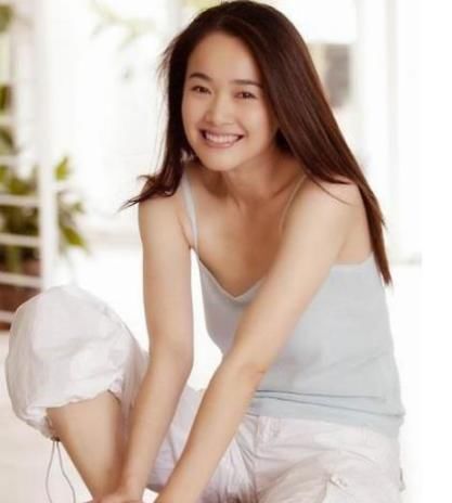 她曾是体操运动员,出道20年绯闻不断,今嫁大20岁富商被独宠