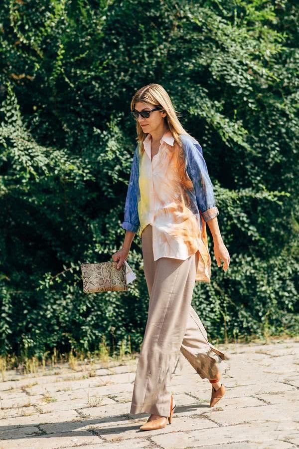 收起你的卫衣！今年秋冬流行这4件“上衣”，单穿内搭都好看