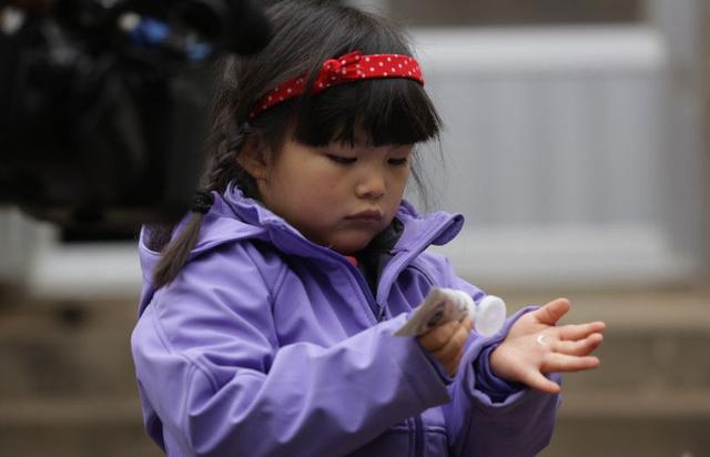 王诗龄近照曝光，评论里都是人性丑恶，网友：被李湘连累了